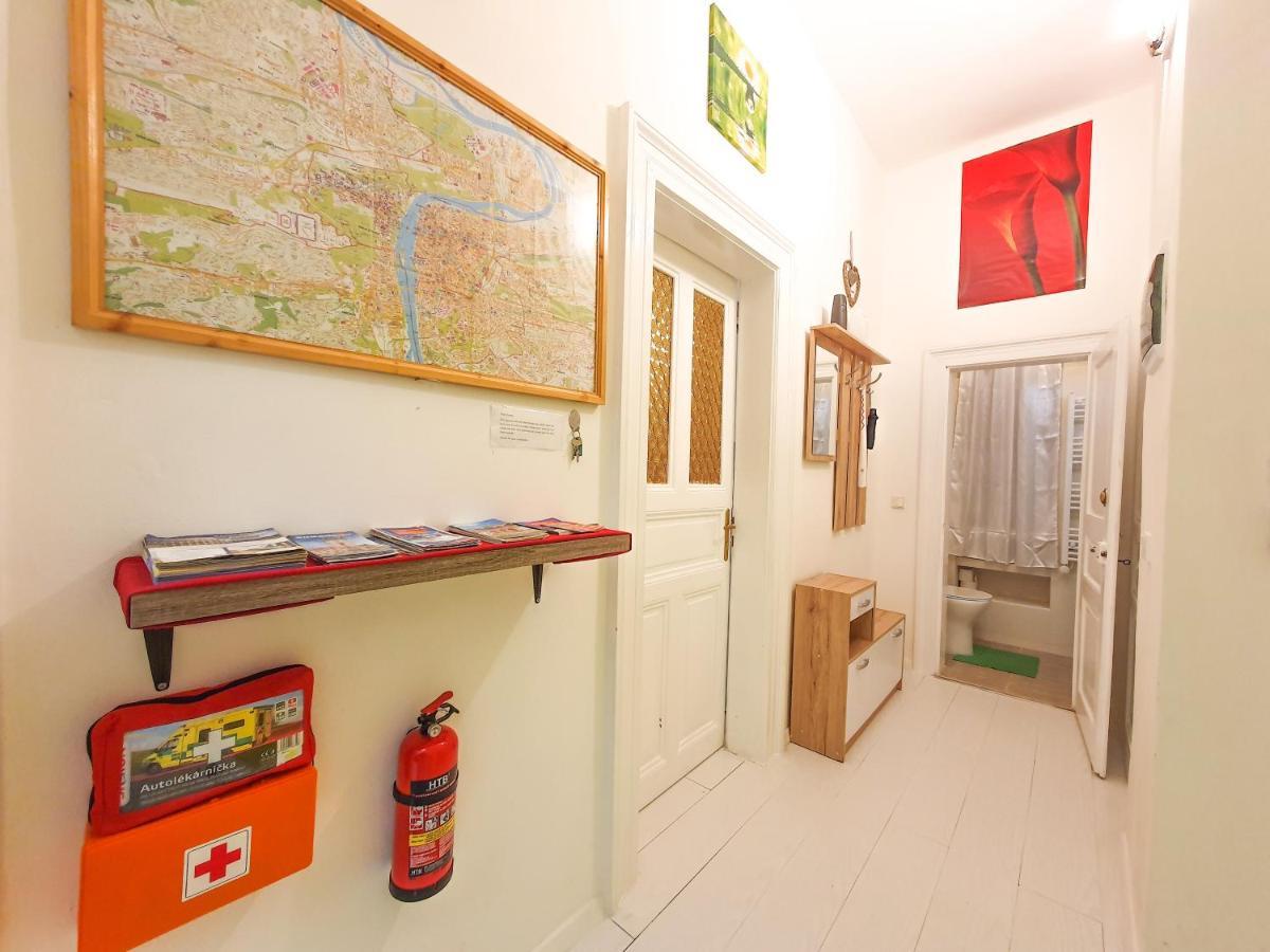 Apartment In The Center Of Прага Экстерьер фото