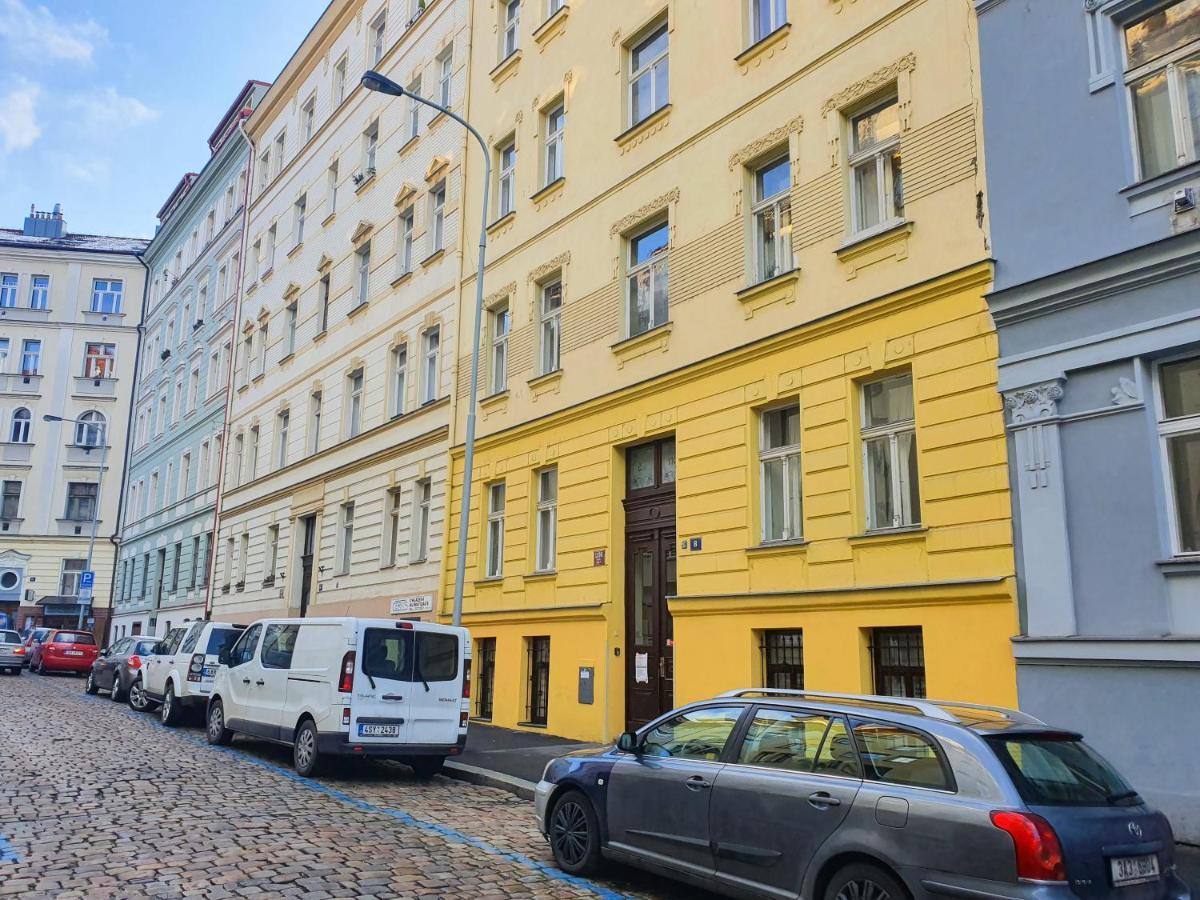 Apartment In The Center Of Прага Экстерьер фото