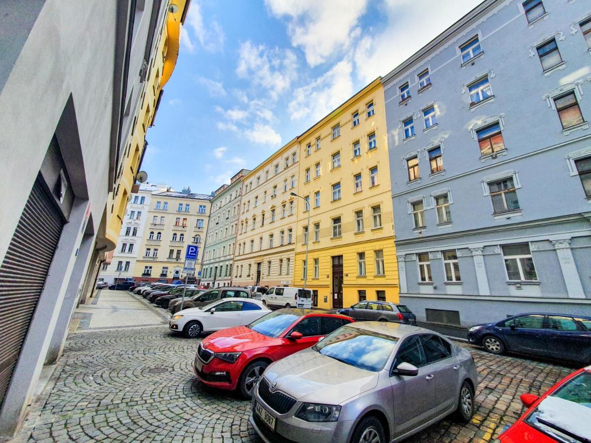 Apartment In The Center Of Прага Экстерьер фото