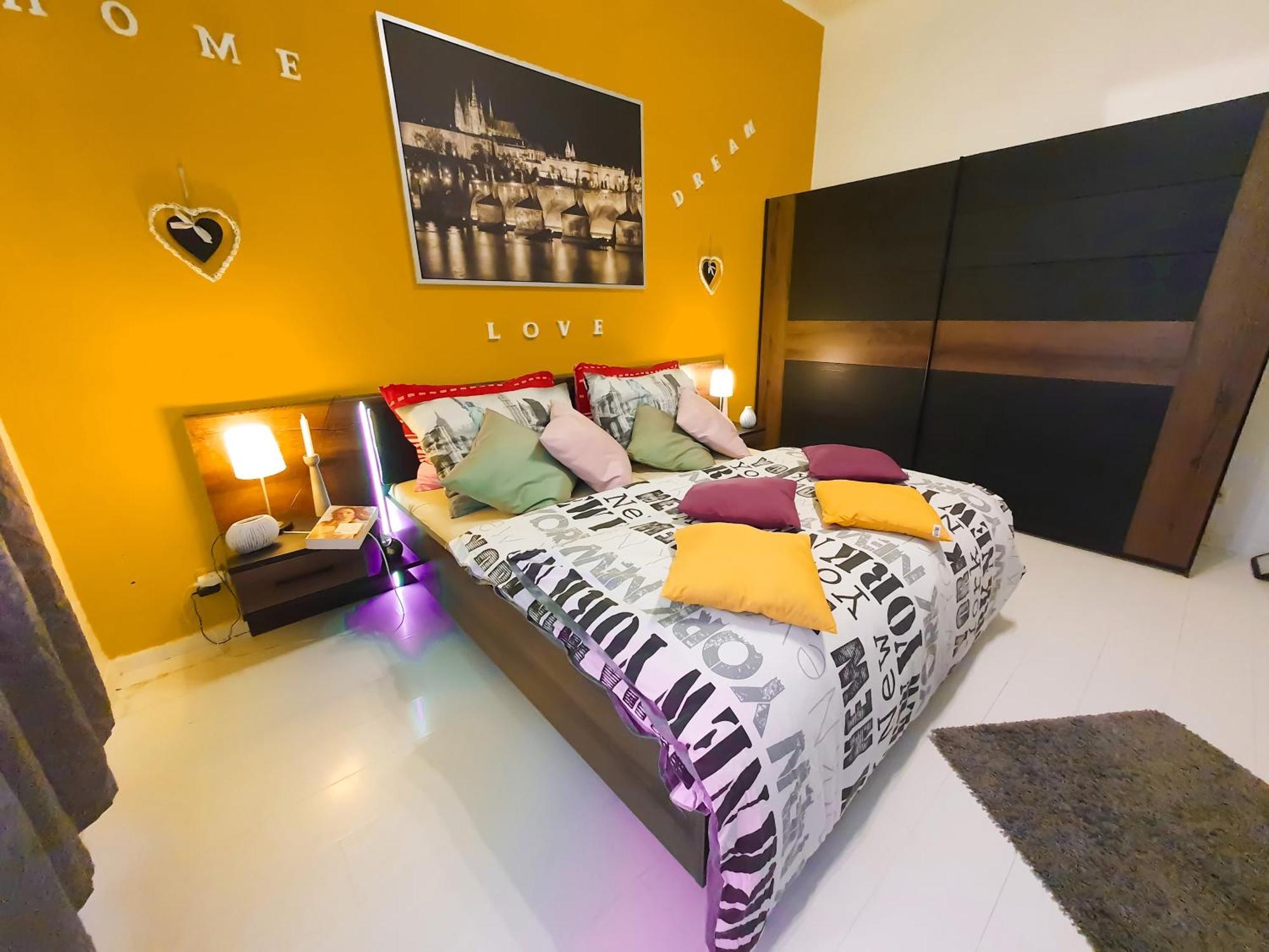 Apartment In The Center Of Прага Экстерьер фото